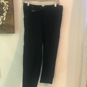 BCBGMAXAZRIA black Capri pants